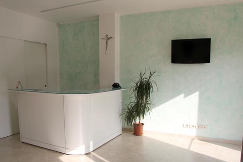 Ambulanze, autovetture, autofunebre per servizi sociali a Camucia Cortona