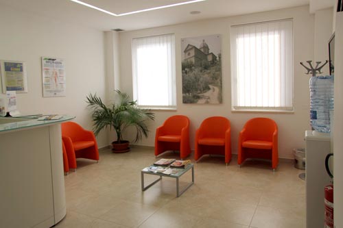 Ambulanze, autovetture, autofunebre per servizi sociali a Camucia Cortona