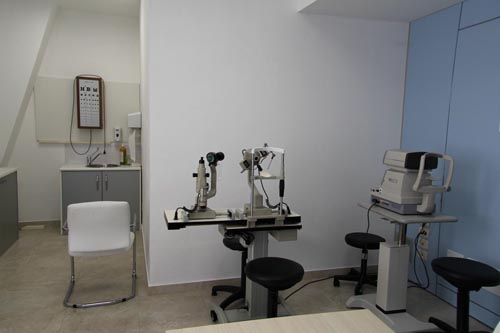 Ambulanze, autovetture, autofunebre per servizi sociali a Camucia Cortona