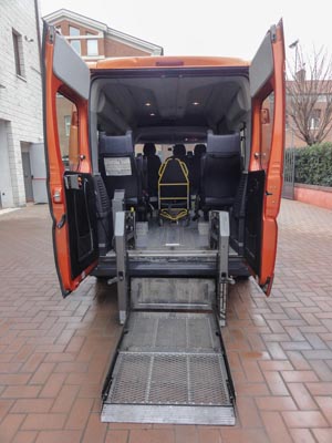 Ambulanze, autovetture, autofunebre per servizi sociali a Camucia Cortona